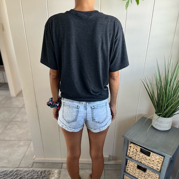 T-Shirt - Picture 7 of 9